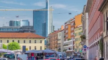 Gökdelen, Milan timelapse modern ve tarihi binalarda