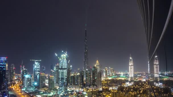 De binnenstad cityscape Dubai met de Burj Khalifa, lichtgevend lichtshow luchtfoto timelapse — Stockvideo