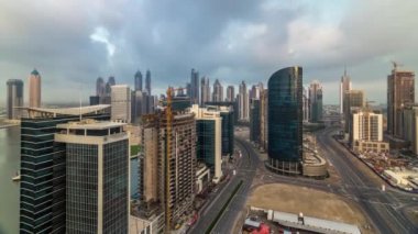 Dubai iş defne erken sabah hava timelapse kuleleri.
