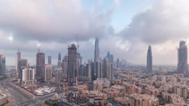 Dubai şehir merkezindeki güzel lüks hava manzarası sabahın erken saatlerinde Dubai, Birleşik Arap Emirlikleri