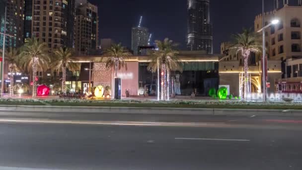 Το Street view της Ντουμπάι στον ορίζοντα timelapse και rush hour κυκλοφορίας στο κέντρο της πόλης τη νύχτα — Αρχείο Βίντεο