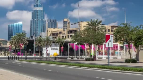 Niesamowity widok na panoramę Dubaju timelapse. Mieszkalnej i biznesowej wieżowce w centrum — Wideo stockowe