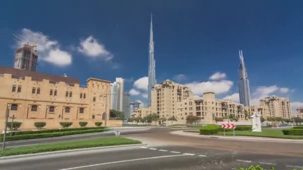 Fantastisk utsikt över Dubais stadssilhuett timelapse hyperlapse. Bostads- och affärsområde skyskrapor i centrala — Stockvideo