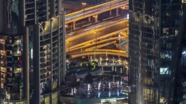 Gece timelapse güzel şehir ile Dubai trafik
