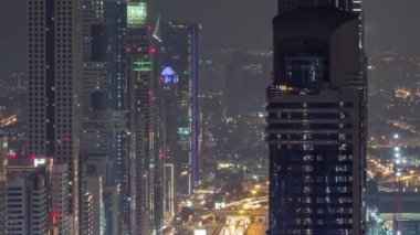 Panoramik Dubai, Suudi Arabistan, üstten Dubai Downtown gece timelapse modern kuleleri.