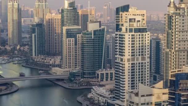 Incrível colorido Dubai marina skyline durante o pôr do sol timelapse — Vídeo de Stock