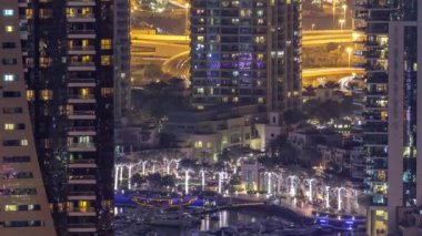 Dubai Yat limanı manzarası, gece timelapse üzerinde su kanalı.