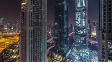 Dubai Yat limanı manzarası, gece timelapse üzerinde su kanalı.