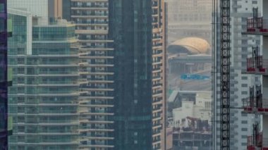 İnanılmaz renkli dubai marina manzarası günbatımı timelapse sırasında