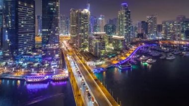 Dubai Yat limanı manzarası, gece timelapse üzerinde su kanalı.