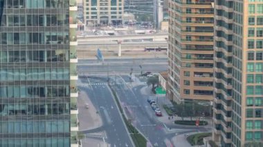 İnanılmaz renkli dubai marina manzarası günbatımı timelapse sırasında