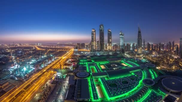 Dubai centrum nacht naar dag timelapse. Bovenaanzicht van bovenaf — Stockvideo