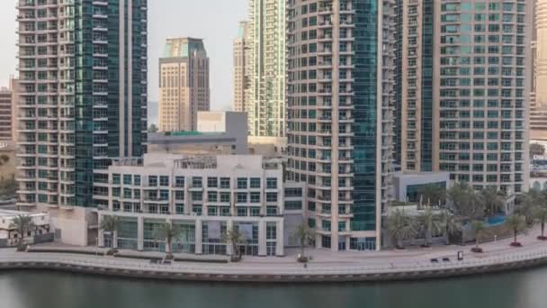 Incrível colorido Dubai marina skyline durante o pôr do sol timelapse — Vídeo de Stock