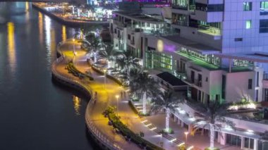 Dubai Yat limanı manzarası, gece timelapse üzerinde su kanalı.