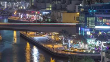 Dubai Yat limanı manzarası, gece timelapse üzerinde su kanalı.