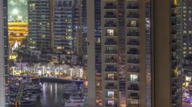 Dubai Yat limanı manzarası, gece timelapse üzerinde su kanalı.