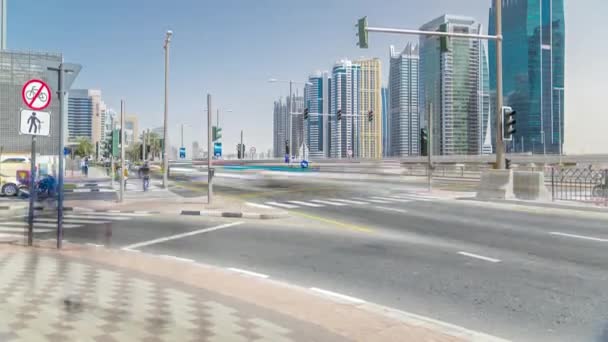 Vista incrível sobre Sheikh Zayed estrada cercou Dubai Marina e arranha-céus JLT — Vídeo de Stock