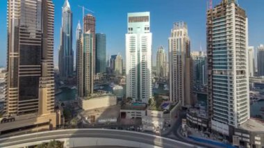 İnanılmaz renkli dubai marina manzarası günbatımı timelapse sırasında