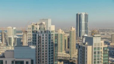 Parlak sarı günbatımı ışık akşam timelapse downtown Dubai'de