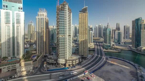 Incredibile colorato Dubai marina skyline durante il tramonto timelapse — Video Stock