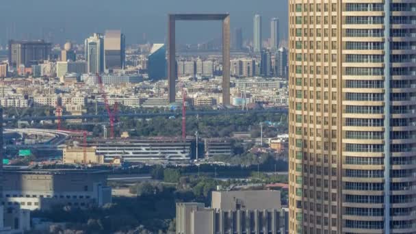 Время на горизонте Дубая с округом Дейра — стоковое видео