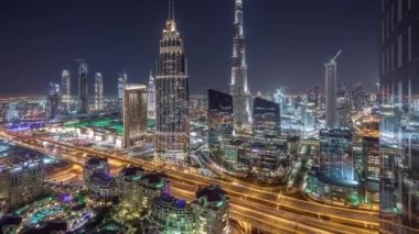 Dubai şehir manzarası gece timelapse en yüksek bina ve yol trafik, Birleşik Arap Emirlikleri