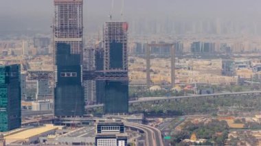Dubai 'de inşaat halindeki gökdelenlerin hava görüntüsü.