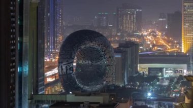 Geleceğin Müzesi uzay sergisi ikonik torus şekilli hava gece zaman ayarlı