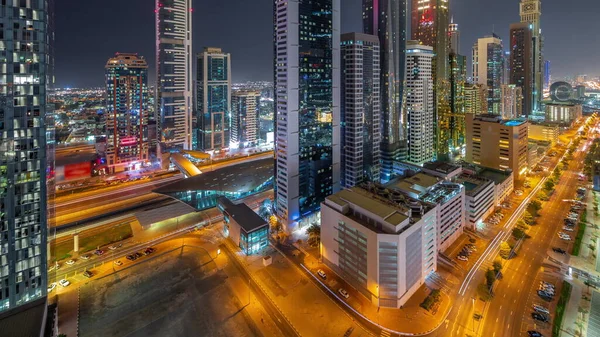 Вид Воздуха Дубайский Международный Финансовый Район Многими Небоскребами Ночью Трафик — стоковое фото
