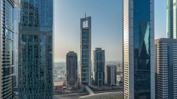 Повітряний Вид Міжнародного Фінансового Району Дубай Багатьма Хмарочосами Перевезення Дорогу — стокове фото