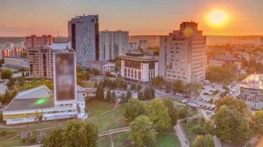 Kharkiv şehir panoraması gün batımında. Ukrayna.