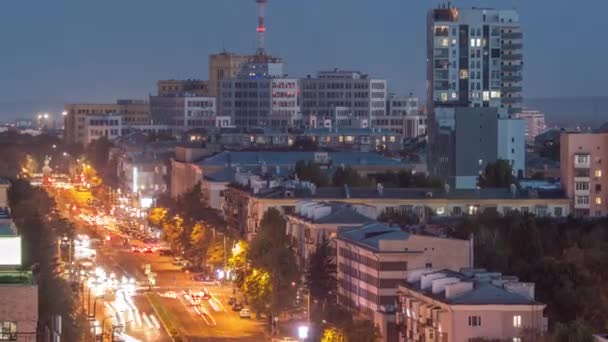 Kharkiv panorama de la ciudad desde arriba timelapse noche. Ucrania. — Vídeos de Stock