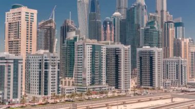 Dubai marinası gökdelenlerin en yüksek binası..