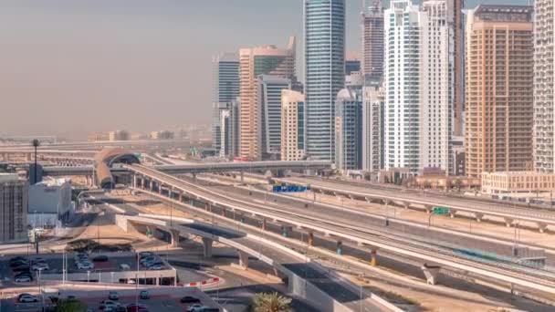 Dubai Marina drapacze chmur i Sheikh Zayed Road with metro railway aerial timelapse, Zjednoczone Emiraty Arabskie — Wideo stockowe