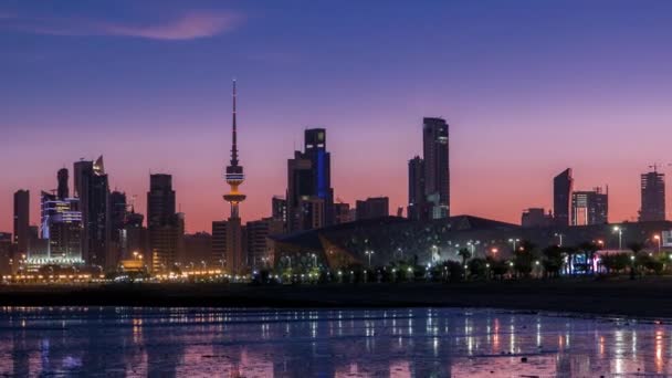 科威特城市的海滨天际线从夜到日 — 图库视频影像