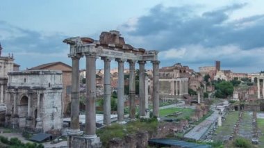 Roma' da capitolium tepesindeki Forum Romanum Harabeleri