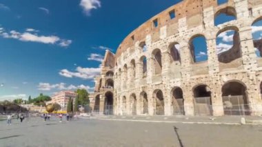 Kolezyum veya Kolezyum zaman atlaması, aynı zamanda Roma, İtalya 'daki Flavian Amfitiyatrosu olarak da bilinir.