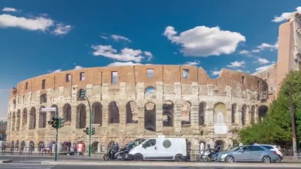 Гиперлапс времени Колизея или Колизея, также известный как Флавийский театр в Риме, Италия — стоковое видео
