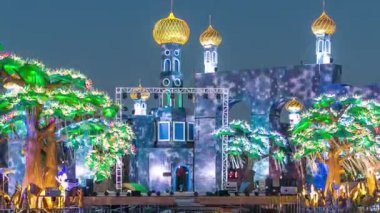 Dubai Glow Garden, çevre dostu mimarinin yer aldığı bir sanat devletidir.