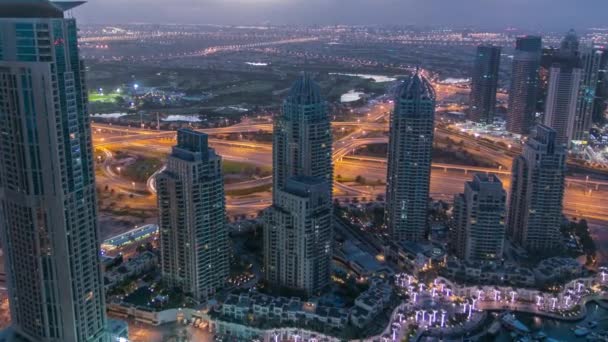 Dubai jachthaven panorama van nacht tot dag overgang timelapse — Stockvideo