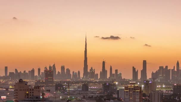 Skyline of Downtown Dubai dzień do nocy timelapse. — Wideo stockowe