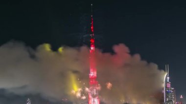 Dubai Burj Halife Yeni Yıl kutlamaları zaman aşımı ve Dubai, BAE 'deki yangın kazası.