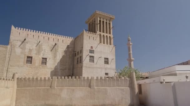 Fuerte histórico en el Museum of Ajman timelapse hyperlapse, Emiratos Árabes Unidos — Vídeos de Stock
