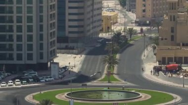 Ajman 'ın şafak vaktinden sonraki sabah çatıdaki manzarası.