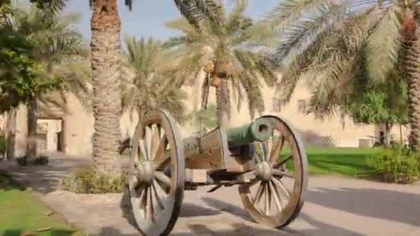 Fort historique au Musée d'Ajman timelapse hyperlapse, Émirats arabes unis — Video