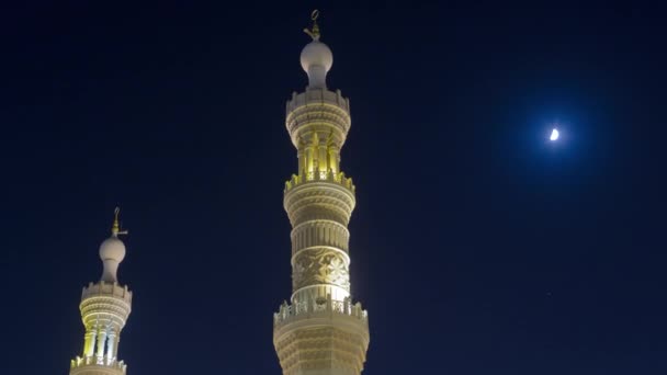 夜のタイムラプスハイパーラプスでシャルジャのアル・ノール・モスク。アラブ首長国連邦 — ストック動画