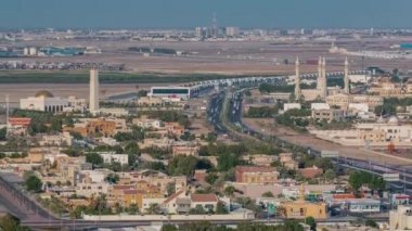 Modern binalar timelapse ile çatıdan Ajman Cityscape.