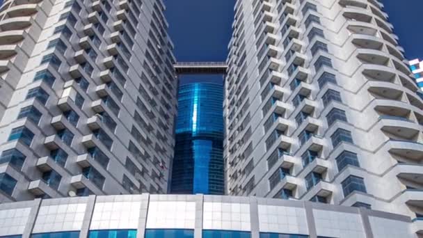Novas torres modernas em hiperlapso timelapse Ajman. Cityscape de Ajman . — Vídeo de Stock