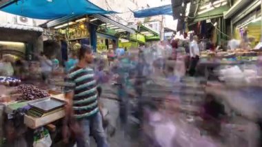 Eski Kudüs şehrinin renkli çarşısı İsrail zaman dilimi