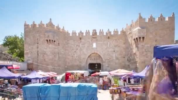 Gerbang Damaskus atau Gerbang Sikhem timelapse hyperlapse, salah satu pintu gerbang ke Kota Tua Yerusalem, Israel — Stok Video